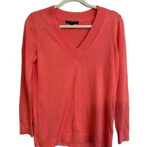 Banana Republic Factory Coral V-Neck Lightweight Sweater Size Small‎